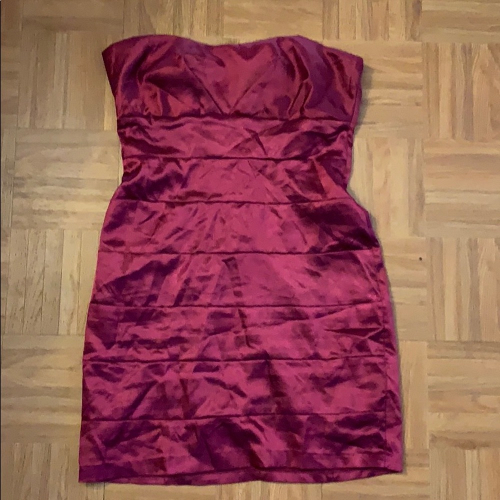 Purple strapless party dress
